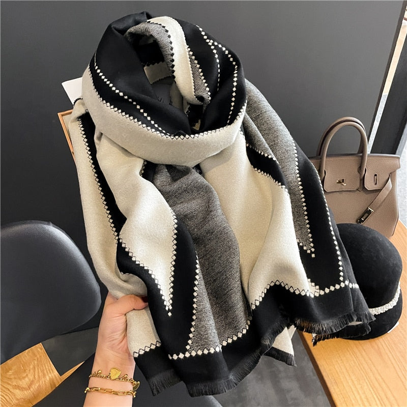 2022 Winter Cashmere Scarf Lady Design Luxury Brand Warm Pashmina Blanket Wraps Women Shawl Female Decoration Thick Foulard